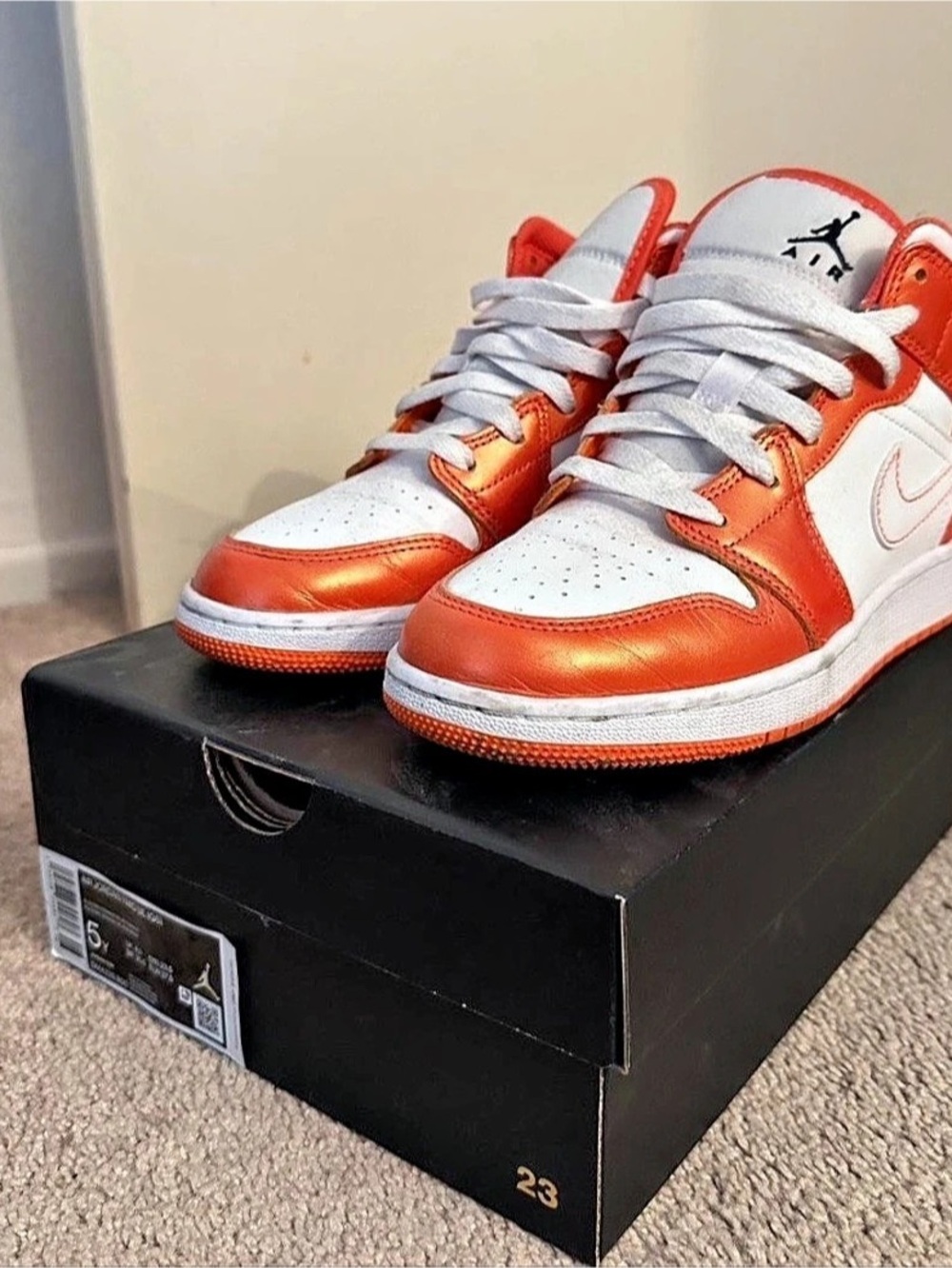 Jordan Air Jordan 1 Mid SE 'Electro Orange' Orange & White US 6.5W